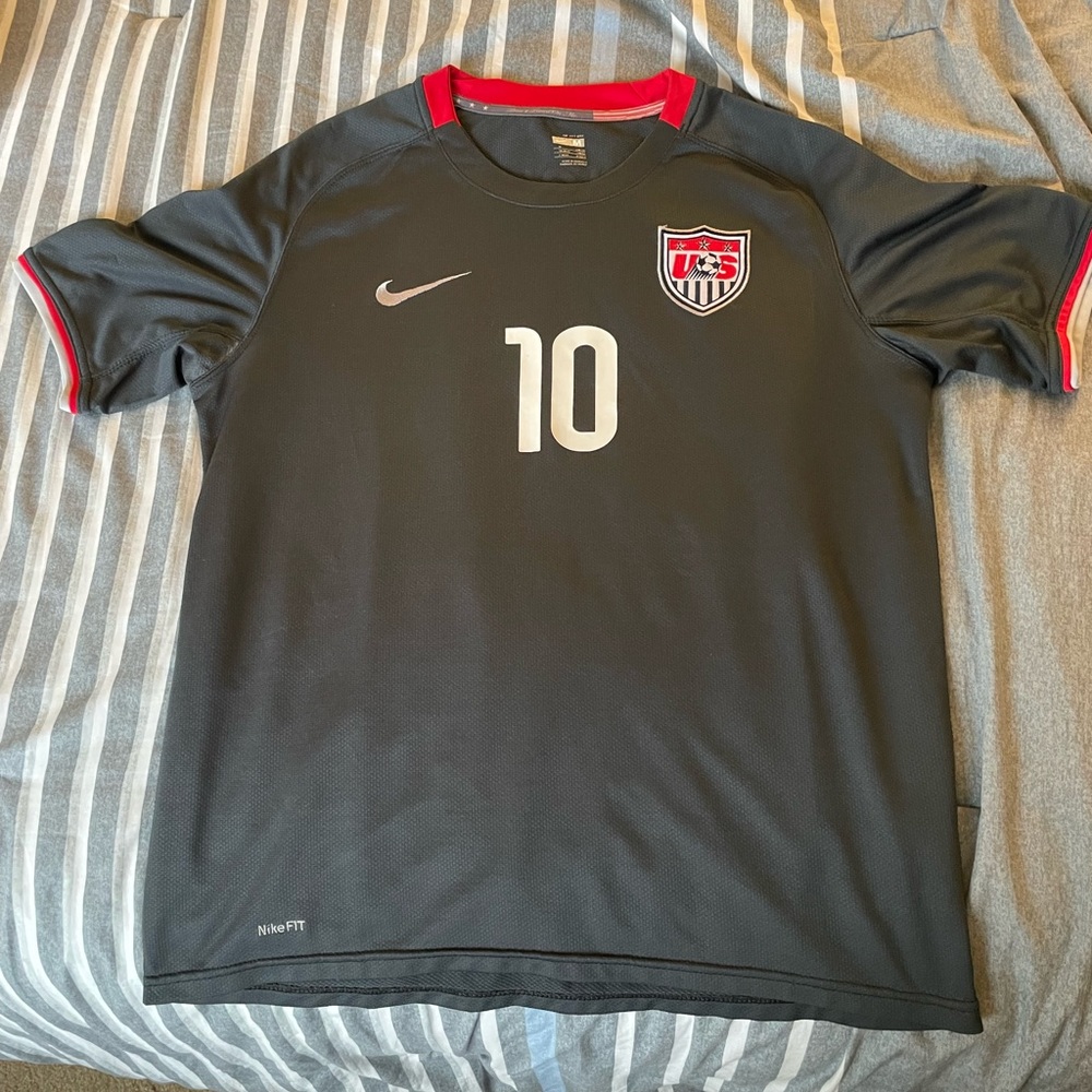 Landon Donovan #10 USMNT soccer jersey RARE